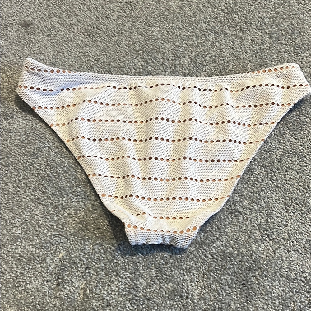 Mosimo Crochet-Style Bikini Bottom - Picture 2 of 3